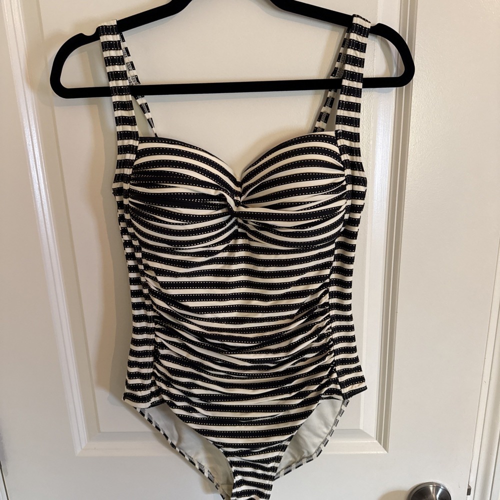 Nip‎ Tuck Swim Swimsuit Size 8 Padded Multi Fit Cup Striped Black Ivory Gold